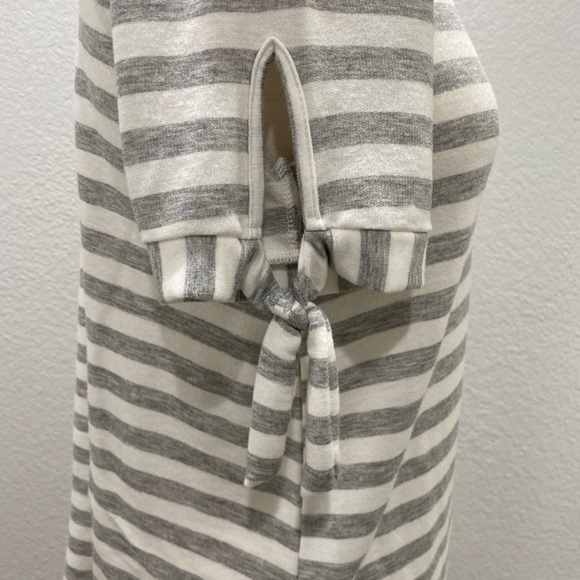 Agnes & Dora Striped Tie Sleeve Top L EUC - Picture 6 of 9